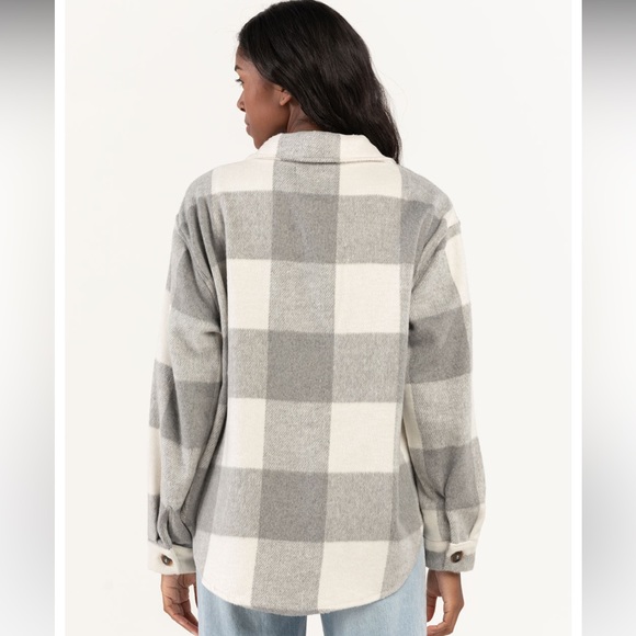 NWOT LOVE TREE Buffalo Plaid Women’s Shacket NEW Size Large Super Soft Comfy - Picture 4 of 13